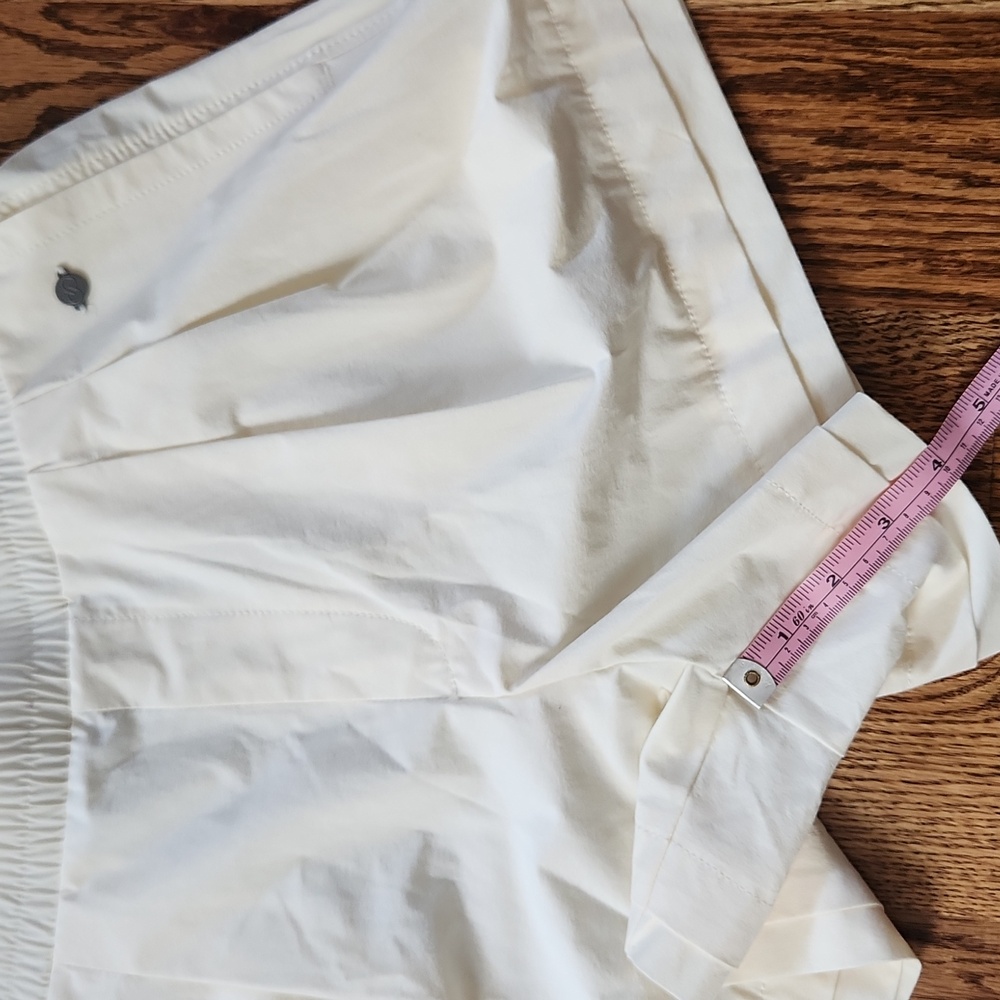 Calia by Carrie Underwood Shorts Size MED Elastic Waist Pockets Cream NWT - Picture 7 of 8